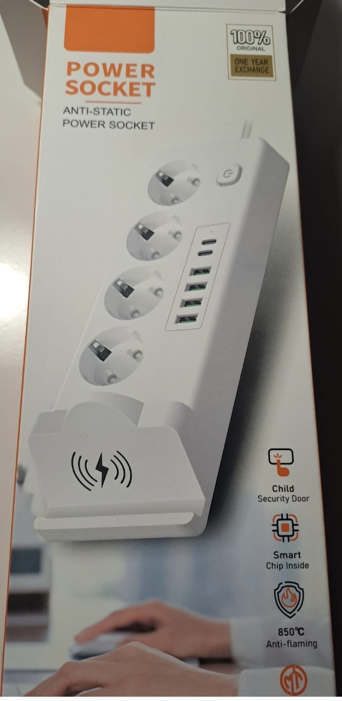 Prelungitor "smart" cu patru shucko, patru USB A,doua USB C si Wireless charger